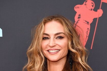 Drea de Matteo BLASTS conservative commentator Tim Pool after he called the Sopranos star a ‘HOOKER’ for joining OnlyFans: ‘Stop taking shots at struggling single moms’