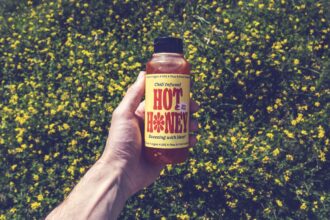 What is the storage advice for hot honey?