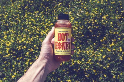 What is the storage advice for hot honey?