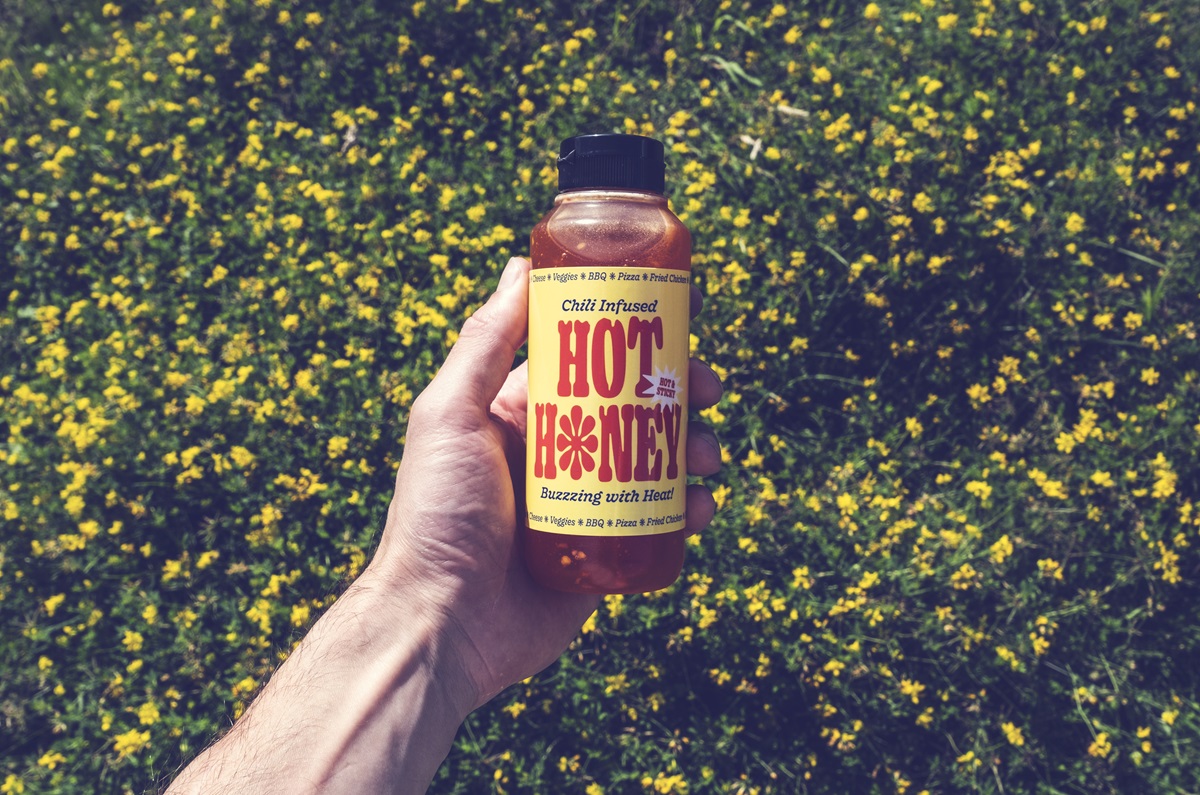 What is the storage advice for hot honey?